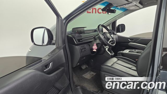 Hyundai Staria 2025 — photo 10