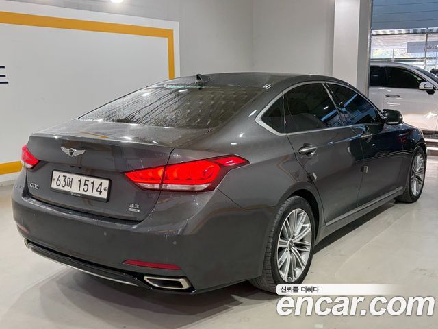 Genesis G80 2018 — photo 18