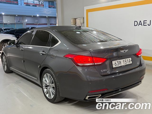 Genesis G80 2018 — photo 20