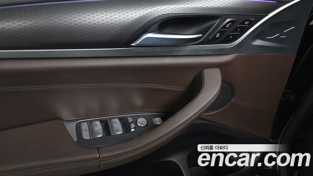 BMW X4 2021 — photo 32