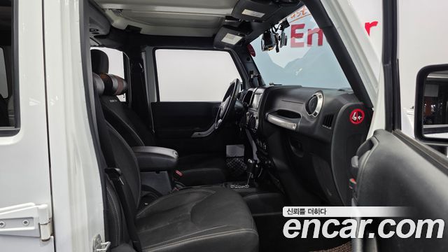 Jeep Wrangler 2017 — photo 11
