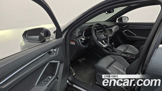 Audi Q3 2023 — photo 13