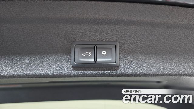 Audi Q3 2023 — photo 23