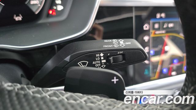 Audi Q3 2023 — photo 28