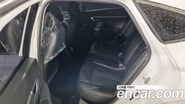 Hyundai Sonata 2022 — photo 9