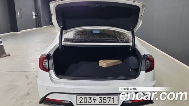 Hyundai Sonata 2022 — photo 17