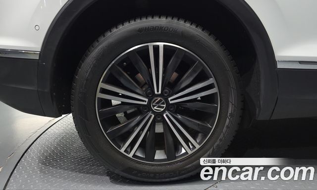 Volkswagen Tiguan 2024 — photo 5