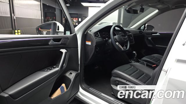 Volkswagen Tiguan 2024 — photo 10