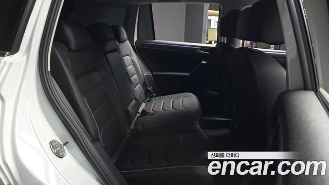 Volkswagen Tiguan 2024 — photo 12