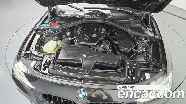 BMW 3-Series 2018 — photo 6