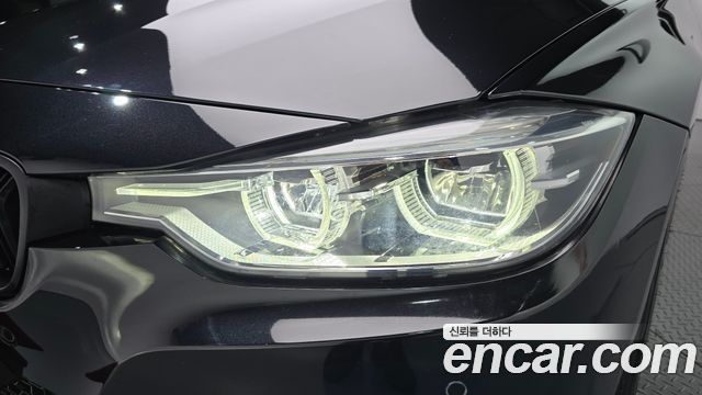 BMW 3-Series 2018 — photo 8