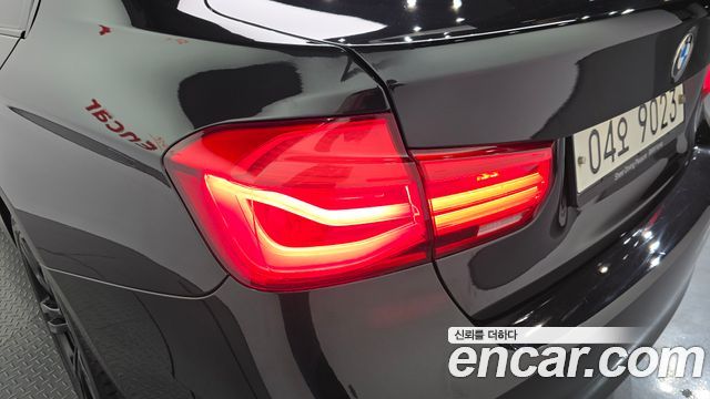 BMW 3-Series 2018 — photo 9