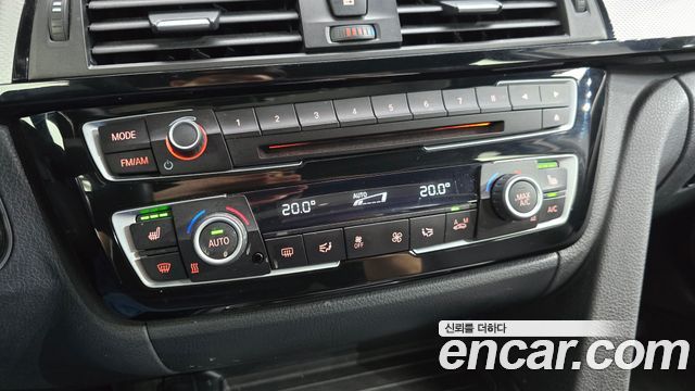 BMW 3-Series 2018 — photo 28