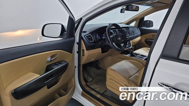 Kia Canival 2020 — photo 13
