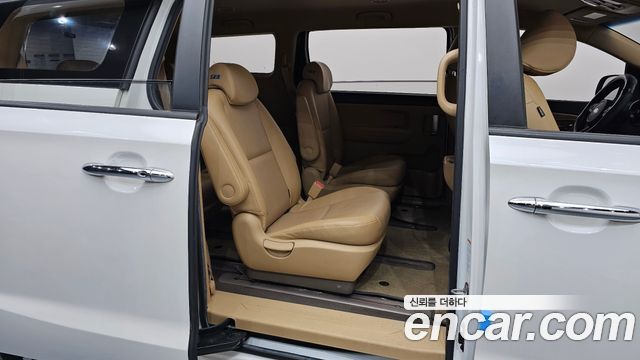 Kia Canival 2020 — photo 17