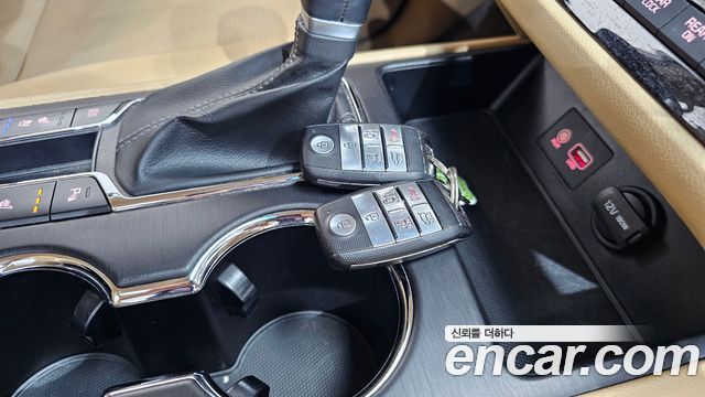 Kia Canival 2020 — photo 23