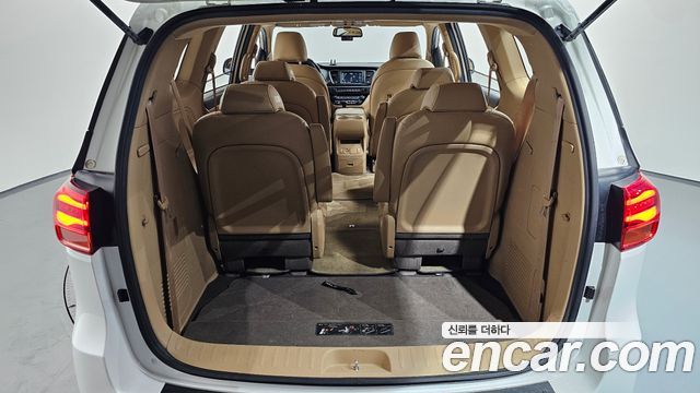Kia Canival 2020 — photo 24