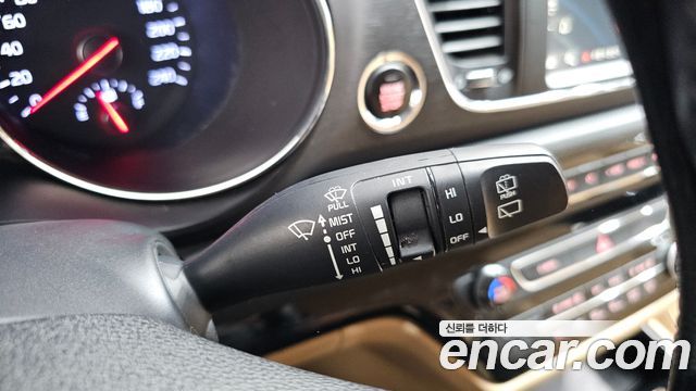 Kia Canival 2020 — photo 28