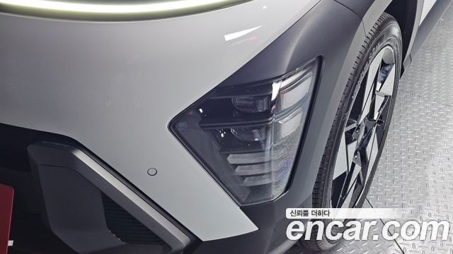 Hyundai Kona 2023 — photo 8