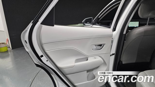 Hyundai Kona 2023 — photo 15