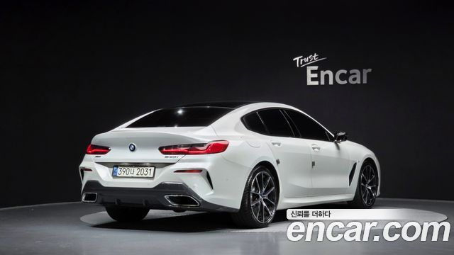 BMW 8-Series 2021 — photo 2