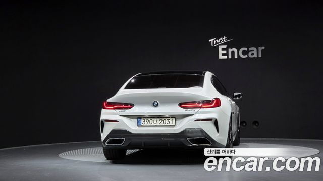 BMW 8-Series 2021 — photo 4