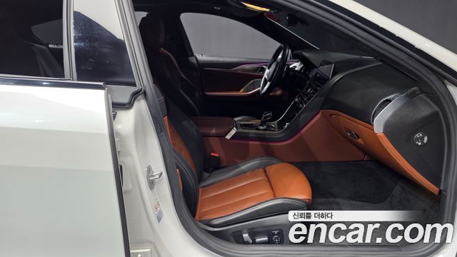 BMW 8-Series 2021 — photo 17