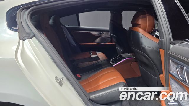 BMW 8-Series 2021 — photo 18