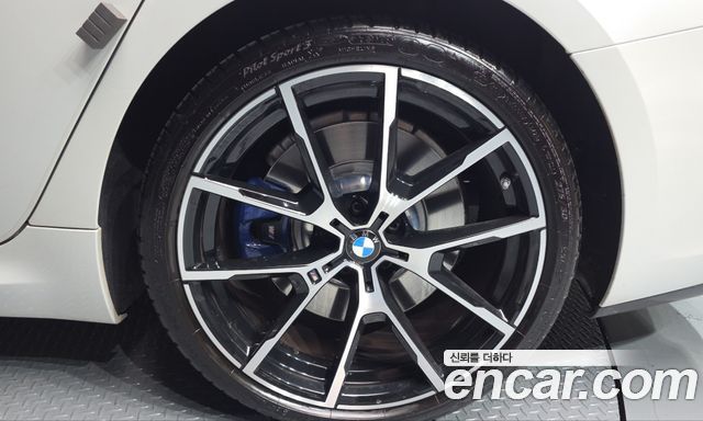 BMW 8-Series 2021 — photo 7