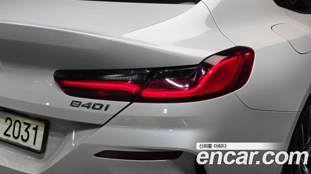 BMW 8-Series 2021 — photo 9