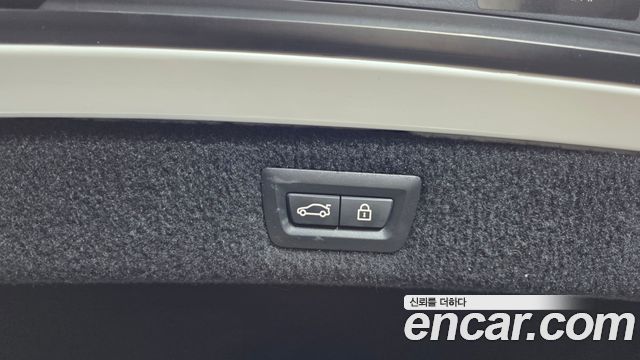 BMW 8-Series 2021 — photo 27