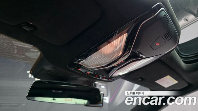 BMW 8-Series 2021 — photo 28