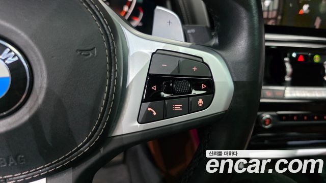 BMW 8-Series 2021 — photo 32
