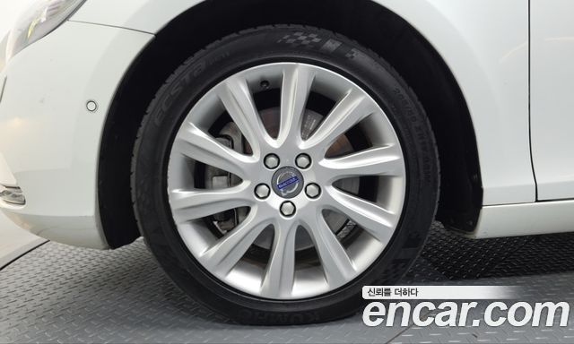 Volvo V40 2016 — photo 5