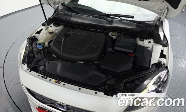 Volvo V40 2016 — photo 6