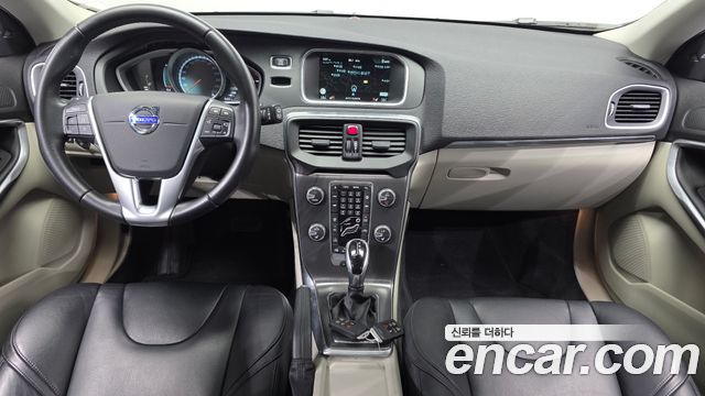 Volvo V40 2016 — photo 10