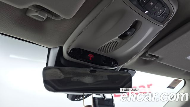 Volvo V40 2016 — photo 24