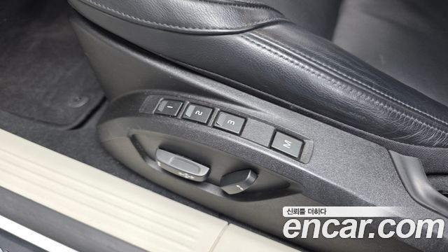Volvo V40 2016 — photo 28
