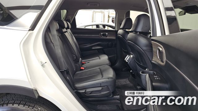 Kia Sorento 2023 — photo 17