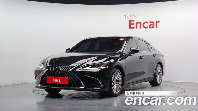 Lexus ES 2022 — photo 1