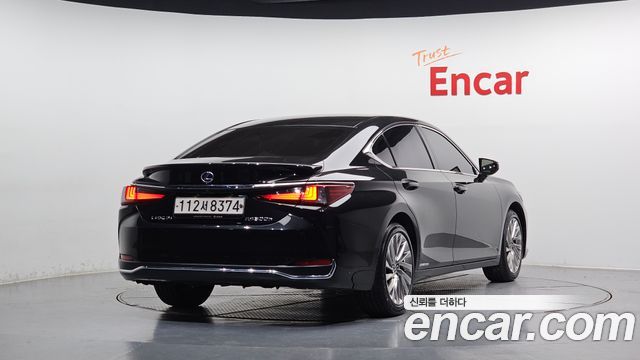 Lexus ES 2022 — photo 2