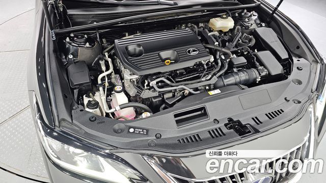 Lexus ES 2022 — photo 6