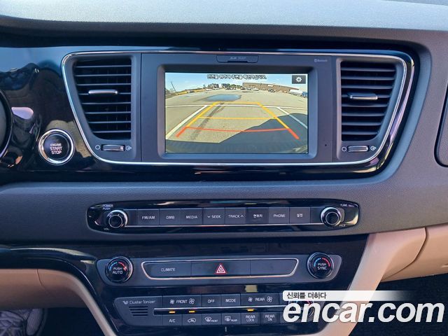 Kia Canival 2017 — photo 8