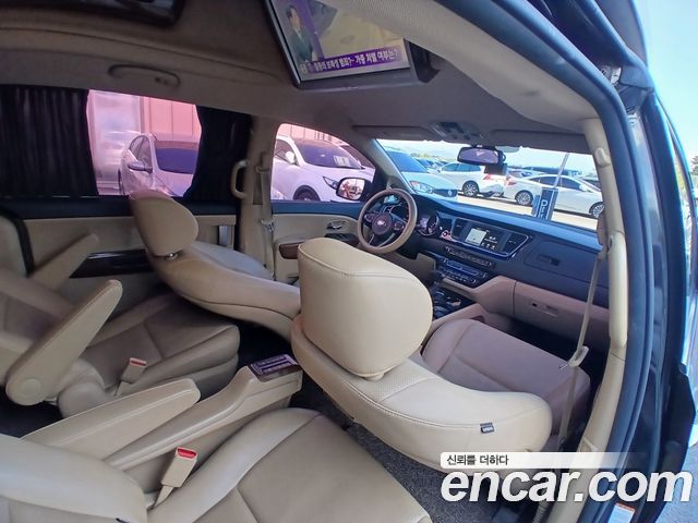Kia Canival 2017 — photo 12