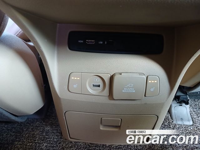 Kia Canival 2017 — photo 15