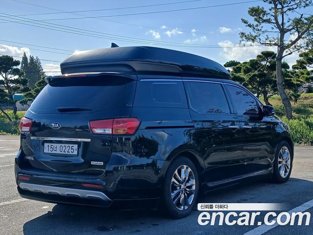 Kia Canival 2017 — photo 17