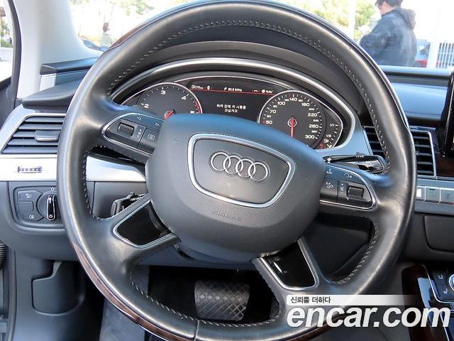 Audi A8 2015 — photo 8