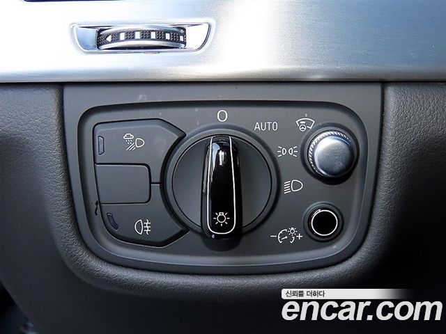 Audi A8 2015 — photo 13