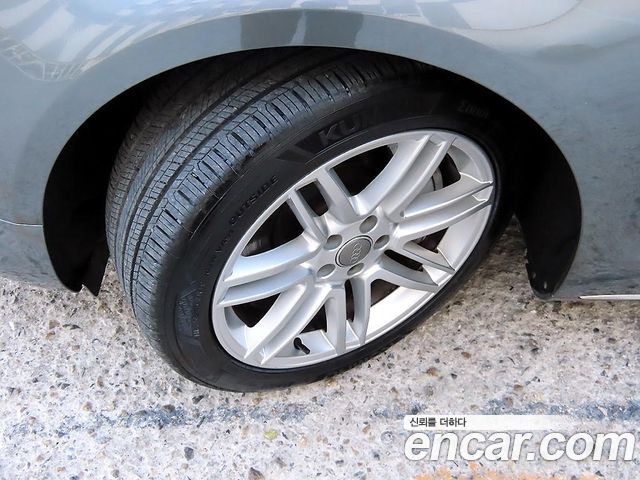 Audi A8 2015 — photo 20