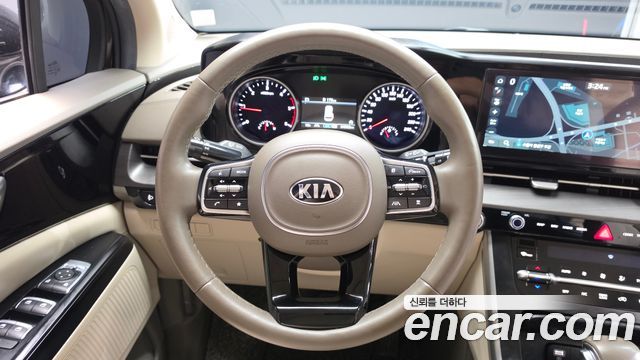Kia Canival 2021 — photo 18
